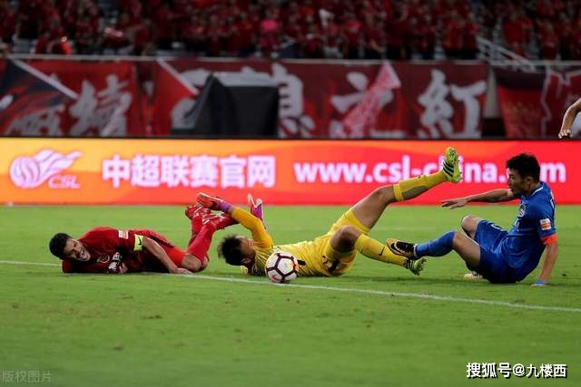 翟晓川更新社交媒体，分享在拉萨精彩扣篮瞬间